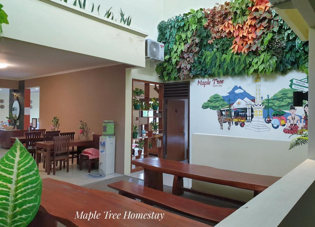 Maple Tree Homestay Maguwo Exteriör bild